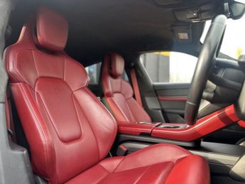 PORSCHE TAYCAN Performance Plus 93.4kWh Turbo S Saloon 4dr Electric Auto 4WD (7