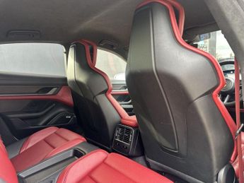 PORSCHE TAYCAN Performance Plus 93.4kWh Turbo S Saloon 4dr Electric Auto 4WD (7