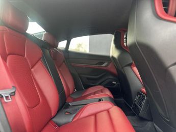 PORSCHE TAYCAN Performance Plus 93.4kWh Turbo S Saloon 4dr Electric Auto 4WD (7