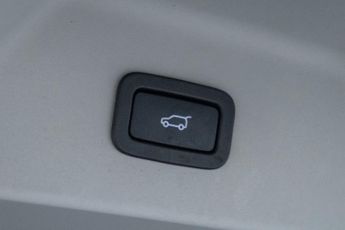 LAND ROVER RANGE ROVER 3.0 TD V6 Vogue SUV 5dr Diesel Auto 4WD Euro 6 (s/s) (258 ps)