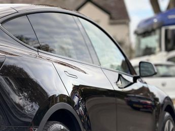 TESLA MODEL Y (Dual Motor) Long Range SUV 5dr Electric Auto 4WDE (384 bhp)