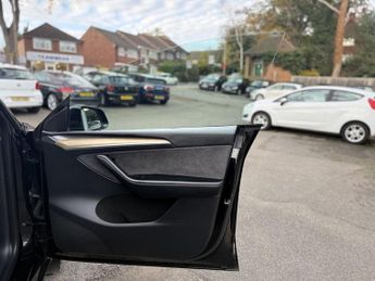 TESLA MODEL Y (Dual Motor) Long Range SUV 5dr Electric Auto 4WDE (384 bhp)