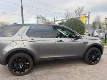 LAND ROVER DISCOVERY SPORT 2.0 TD4 HSE Black SUV 5dr Diesel Auto 4WD Euro 6 (s/s) (180 ps)