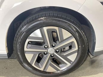 HYUNDAI KONA 64kWh Premium SUV 5dr Electric Auto (10.5kW Charger) (204 ps)