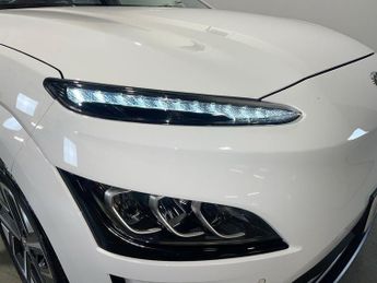 HYUNDAI KONA 64kWh Premium SUV 5dr Electric Auto (10.5kW Charger) (204 ps)