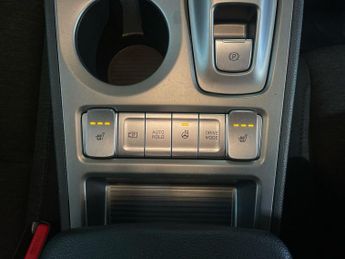 HYUNDAI KONA 64kWh Premium SUV 5dr Electric Auto (10.5kW Charger) (204 ps)