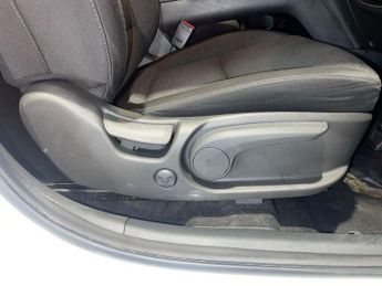 HYUNDAI KONA 64kWh Premium SUV 5dr Electric Auto (10.5kW Charger) (204 ps)