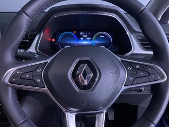 RENAULT CAPTUR 1.6 E-TECH 9.8kWh techno SUV 5dr Petrol Plug-in Hybrid Auto Euro