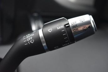 LAND ROVER DISCOVERY SPORT 2.0 D240 MHEV R-Dynamic HSE AUTO 4WD (240ps) 1 FORMER OWNER | SE