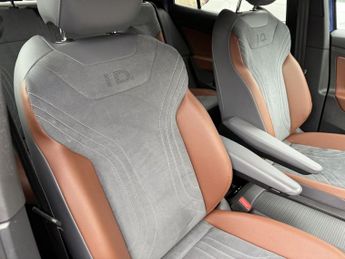 VOLKSWAGEN ID.4 Pro Performance 77kWh 1ST Edition SUV 5dr Electric Auto (204 ps)