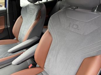 VOLKSWAGEN ID.4 Pro Performance 77kWh 1ST Edition SUV 5dr Electric Auto (204 ps)