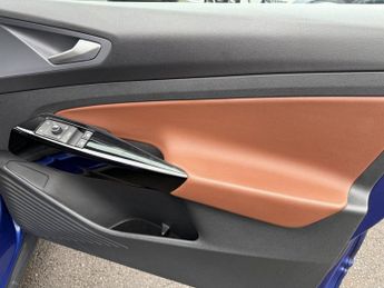 VOLKSWAGEN ID.4 Pro Performance 77kWh 1ST Edition SUV 5dr Electric Auto (204 ps)