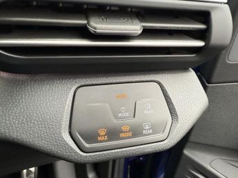 VOLKSWAGEN ID.4 Pro Performance 77kWh 1ST Edition SUV 5dr Electric Auto (204 ps)