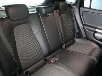 MERCEDES-BENZ GLA 2.0 GLA200d Sport (Executive) SUV 5dr Diesel 8G-DCT Euro 6 (s/s)