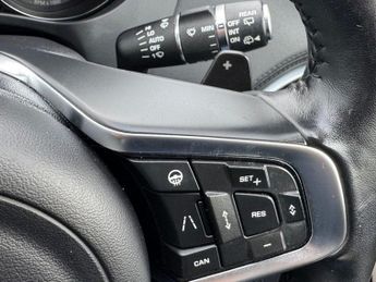 JAGUAR F-PACE 2.0 D180 Prestige SUV 5dr Diesel Auto AWD Euro 6 (s/s) (180 ps)