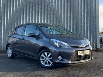 Toyota Yaris 1.5 VVT-h T4 Hatchback 5dr Petrol Hybrid CVT Euro 5 (101 ps)