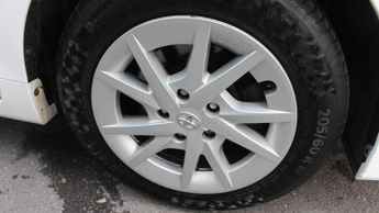 TOYOTA PRIUS+ 1.8 VVT-h Icon MPV 5dr Petrol Hybrid CVT Euro 6 (s/s) (136 ps)