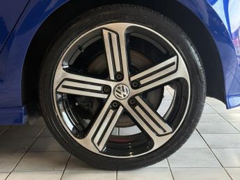VOLKSWAGEN GOLF 2.0 TSI BlueMotion Tech R Hatchback 5dr Petrol DSG 4Motion Euro 