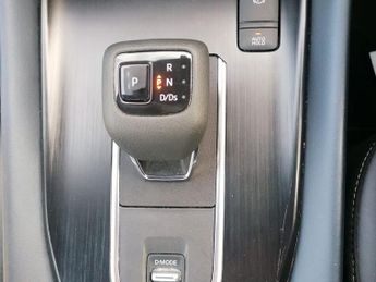 NISSAN QASHQAI 1.3 DIG-T MHEV Tekna SUV 5dr Petrol Hybrid XTRON Euro 6 (s/s) (1