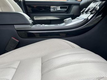 LAND ROVER RANGE ROVER SPORT 3.0 SD V6 HSE SUV 5dr Diesel Auto 4WD Euro 5 (255 bhp)