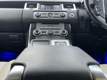 LAND ROVER RANGE ROVER SPORT 3.0 SD V6 HSE SUV 5dr Diesel Auto 4WD Euro 5 (255 bhp)