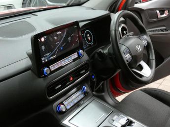 HYUNDAI KONA 64kWh Premium SUV 5dr Electric Auto (10.5kW Charger) (204 ps)