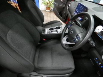 HYUNDAI KONA 64kWh Premium SUV 5dr Electric Auto (10.5kW Charger) (204 ps)