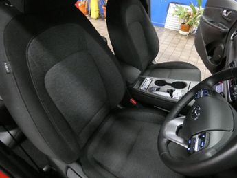 HYUNDAI KONA 64kWh Premium SUV 5dr Electric Auto (10.5kW Charger) (204 ps)