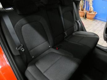 HYUNDAI KONA 64kWh Premium SUV 5dr Electric Auto (10.5kW Charger) (204 ps)