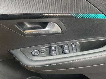 PEUGEOT 208 1.2 PureTech Allure Hatchback 5dr Petrol Manual Euro 6 (s/s) (10