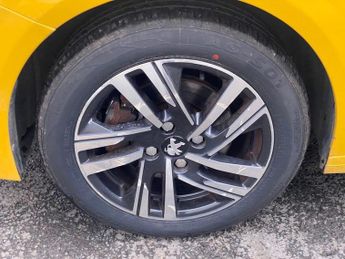 PEUGEOT 208 1.2 PureTech Allure Hatchback 5dr Petrol Manual Euro 6 (s/s) (10