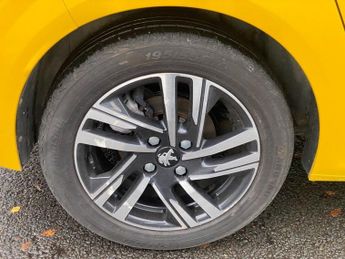 PEUGEOT 208 1.2 PureTech Allure Hatchback 5dr Petrol Manual Euro 6 (s/s) (10