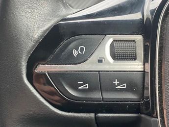 PEUGEOT 208 1.2 PureTech Allure Hatchback 5dr Petrol Manual Euro 6 (s/s) (10