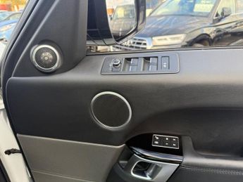 LAND ROVER RANGE ROVER SPORT 3.0 SD V6 HSE Dynamic SUV 5dr Diesel Auto 4WD Euro 6-Factory Ext