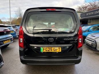 TOYOTA PROACE CITY Verso 50kWh Icon Long MPV 5dr Electric Auto (136 ps)