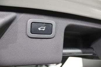 LAND ROVER DISCOVERY SPORT 2.2 SD4 HSE Luxury SUV 5dr Diesel Auto 4WD Euro 5 (s/s) (190 ps)