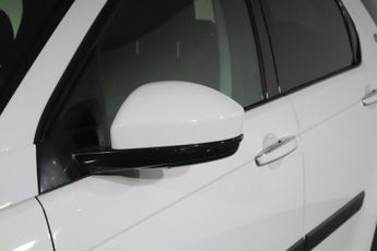 LAND ROVER DISCOVERY SPORT 2.2 SD4 HSE Luxury SUV 5dr Diesel Auto 4WD Euro 5 (s/s) (190 ps)