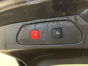 VAUXHALL GRANDLAND X 1.6 13.2kWh Business Edition Nav Premium SUV 5dr Petrol Plug-in 