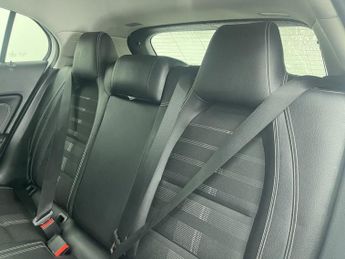 MERCEDES-BENZ GLA 1.6 GLA180 Urban Edition SUV 5dr Petrol 7G-DCT Euro 6 (s/s) (122