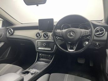 MERCEDES-BENZ GLA 1.6 GLA180 Urban Edition SUV 5dr Petrol 7G-DCT Euro 6 (s/s) (122