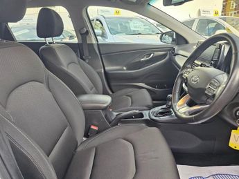HYUNDAI I30 AUTOMATIC 1.4 T-GDi Blue Drive SE Nav Hatchback 5dr Petrol DCT E