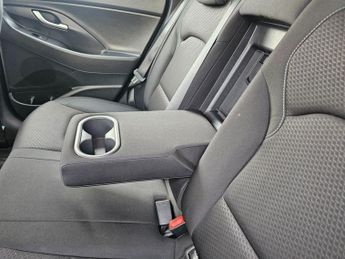 HYUNDAI I30 AUTOMATIC 1.4 T-GDi Blue Drive SE Nav Hatchback 5dr Petrol DCT E