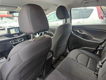 HYUNDAI I30 AUTOMATIC 1.4 T-GDi Blue Drive SE Nav Hatchback 5dr Petrol DCT E