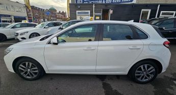 HYUNDAI I30 AUTOMATIC 1.4 T-GDi Blue Drive SE Nav Hatchback 5dr Petrol DCT E