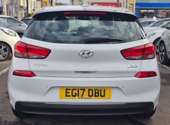 HYUNDAI I30 AUTOMATIC 1.4 T-GDi Blue Drive SE Nav Hatchback 5dr Petrol DCT E