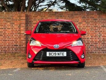 TOYOTA YARIS 1.5 VVT-h Icon Tech Hatchback 5dr Petrol Hybrid E-CVT Euro 6 (s/