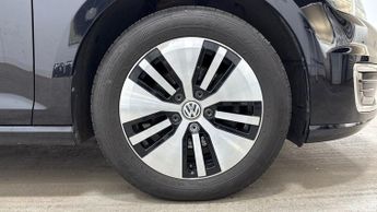 VOLKSWAGEN E-GOLF 35.8kWh e-Golf Hatchback 5dr Electric Auto (136 ps)