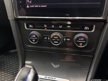 VOLKSWAGEN E-GOLF 35.8kWh e-Golf Hatchback 5dr Electric Auto (136 ps)