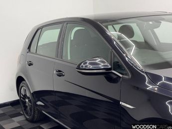 VOLKSWAGEN E-GOLF 35.8kWh e-Golf Hatchback 5dr Electric Auto (136 ps)