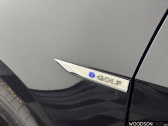 VOLKSWAGEN E-GOLF 35.8kWh e-Golf Hatchback 5dr Electric Auto (136 ps)